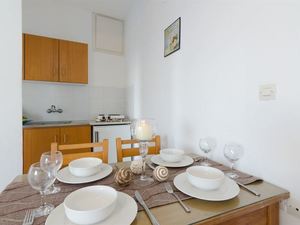 Aglaia Apartments