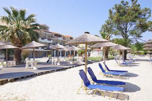 Rachoni Bay Resort