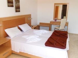 Maik Apartments 