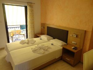 Maik Apartments 