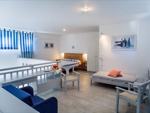 Grand Blue Hotel Eretria