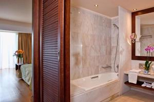 Kontokali Bay Resort & Spa