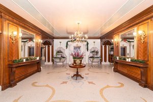 Феста Уинтър Палас