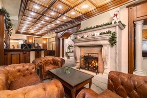 Феста Уинтър Палас