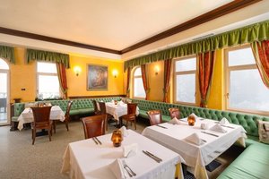 Феста Уинтър Палас