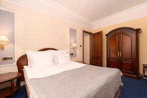 Феста Уинтър Палас