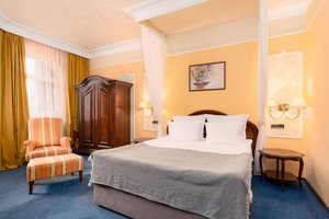 Феста Уинтър Палас