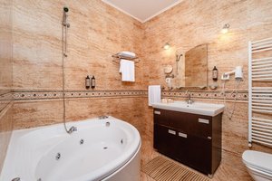 Феста Уинтър Палас