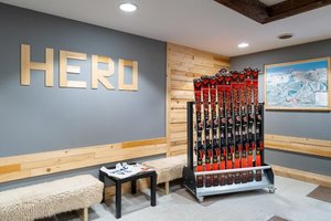 Феста Уинтър Палас